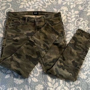 Hudson jeans Camo Stretch low rise size 30 excellent condition Women’s
